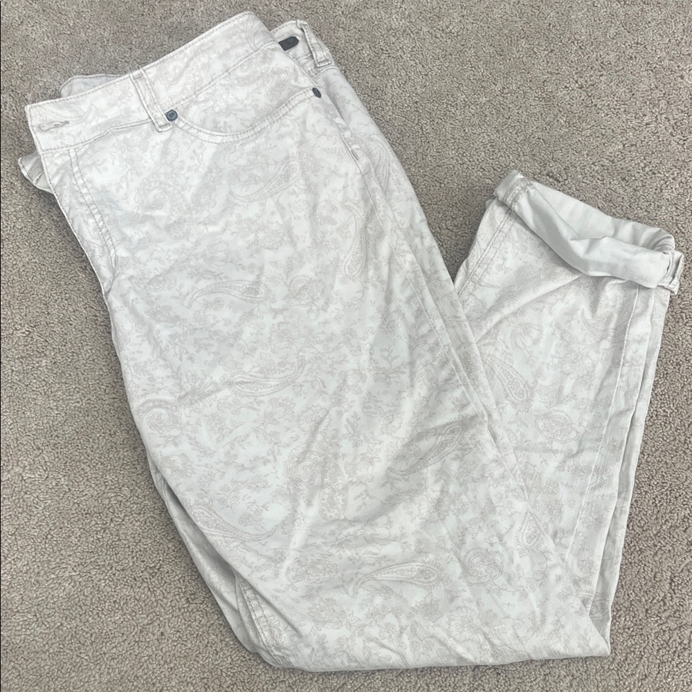 Ruff Hewn White Paisley Patterned Jeans